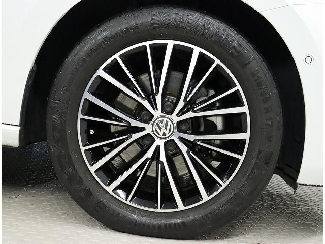 ゴルフトゥーラン ＴＤＩ　プレミアム　ＶＷ認定中古車　レザーシート　パワーシート　純正ナビゲーション　ＥＴＣ　ＴＶ付き　ＡＣＣ付き　自動衝突軽減ブレーキ　ワンオーナー　禁煙車　鑑定車　１７ｉｎｃｈタイヤ＆ホイール　特別仕様車（21枚目）