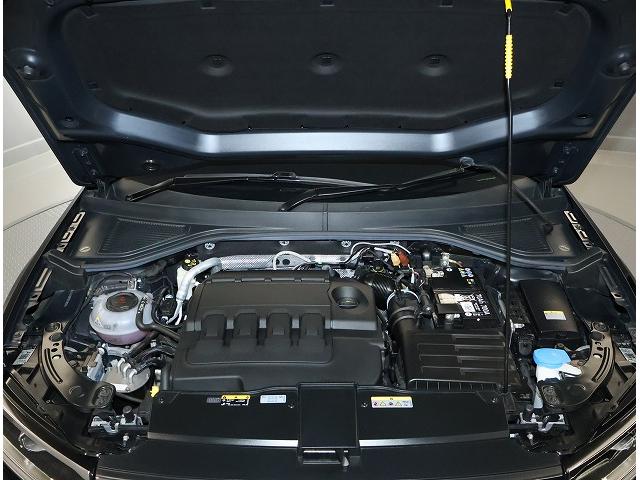 T-ロック TDI ブラックスタイル フォルクスワーゲン認定中古車 トラベルアシスト レーンキープアシスト アダクティブクルーズコントロール デモカー ETC2.0 バックモニター TDI IQヘッドライト(7枚目)