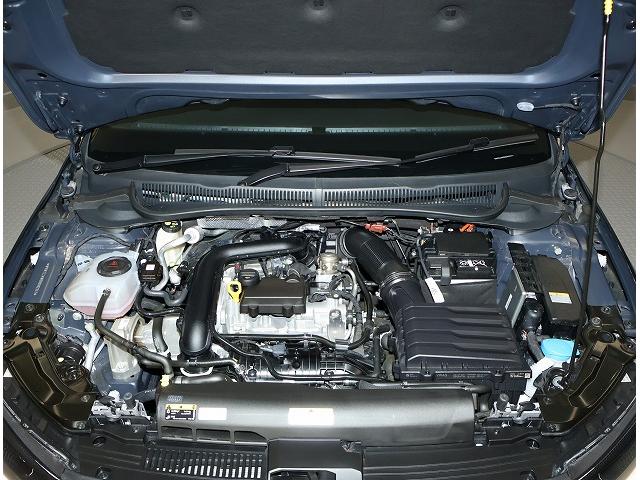 ポロ TSIスタイル フォルクスワーゲン認定中古車 トラベルアシスト レーンキープアシスト アダクティブクルーズコントロール バックモニター デモカー TSI ETC2.0 LEDヘッドライト(8枚目)