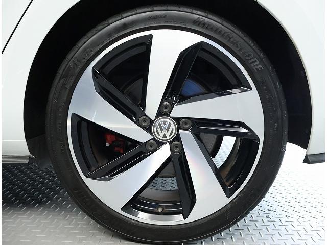 ゴルフGTI ベースグレード フォルクスワーゲン認定中古車 TSI 2000CC ターボエンジン クルーズコントロール LEDヘッドライト アイドリングストップ バックモニター CD DVD フルセグ TV(7枚目)