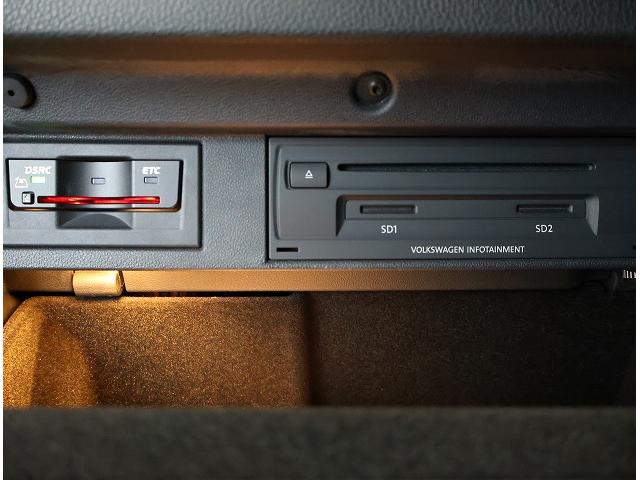 ゴルフGTI ベースグレード フォルクスワーゲン認定中古車 TSI 2000CC ターボエンジン クルーズコントロール LEDヘッドライト アイドリングストップ バックモニター CD DVD フルセグ TV(15枚目)