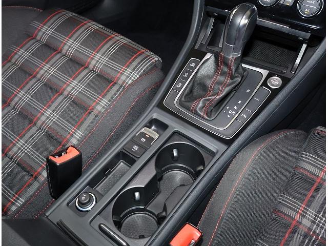 ゴルフGTI ベースグレード フォルクスワーゲン認定中古車 TSI 2000CC ターボエンジン クルーズコントロール LEDヘッドライト アイドリングストップ バックモニター CD DVD フルセグ TV(16枚目)