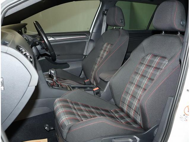 ゴルフGTI ベースグレード フォルクスワーゲン認定中古車 TSI 2000CC ターボエンジン クルーズコントロール LEDヘッドライト アイドリングストップ バックモニター CD DVD フルセグ TV(17枚目)