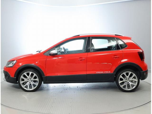 ポロ クロスポロ フォルクスワーゲン認定中古車 CROSS POLO 純正17インチアルミホイール アイドリングストップ バックモニター ETC CD DVD再生機能 フルセグ ガソリンターボ(2枚目)