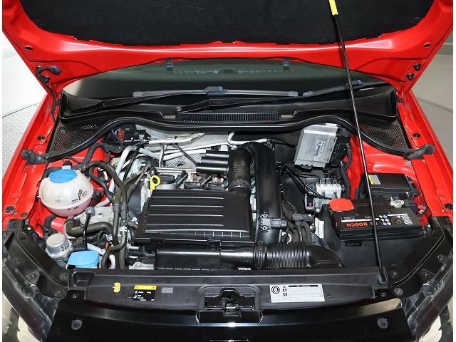 ポロ クロスポロ フォルクスワーゲン認定中古車 CROSS POLO 純正17インチアルミホイール アイドリングストップ バックモニター ETC CD DVD再生機能 フルセグ ガソリンターボ(7枚目)