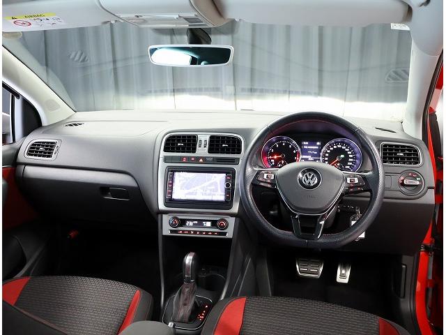 ポロ クロスポロ フォルクスワーゲン認定中古車 CROSS POLO 純正17インチアルミホイール アイドリングストップ バックモニター ETC CD DVD再生機能 フルセグ ガソリンターボ(9枚目)