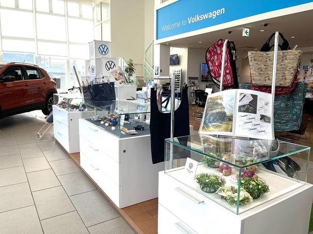 ポロ クロスポロ フォルクスワーゲン認定中古車 CROSS POLO 純正17インチアルミホイール アイドリングストップ バックモニター ETC CD DVD再生機能 フルセグ ガソリンターボ(30枚目)