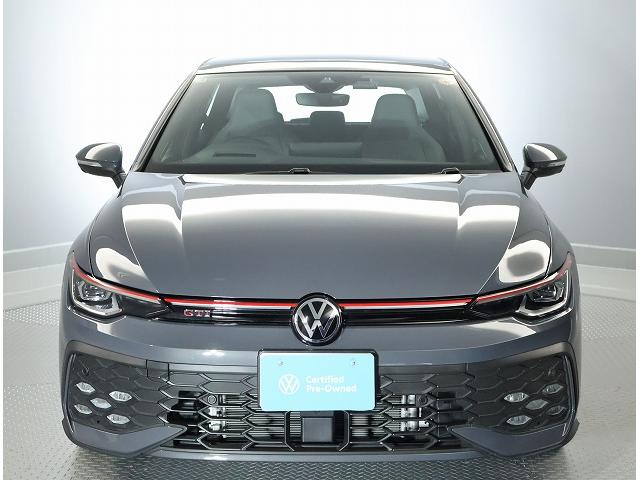 ゴルフＧＴＩ ベースグレード　フォルクスワーゲン認定中古車　サンルーフ　ＤＣＣ付き　トラベルアシスト　レーンキープアシスト　アダクティブクルーズコントロール　ハーマンカードン　ＥＴＣ２．０　純正アルミホイール（6枚目）