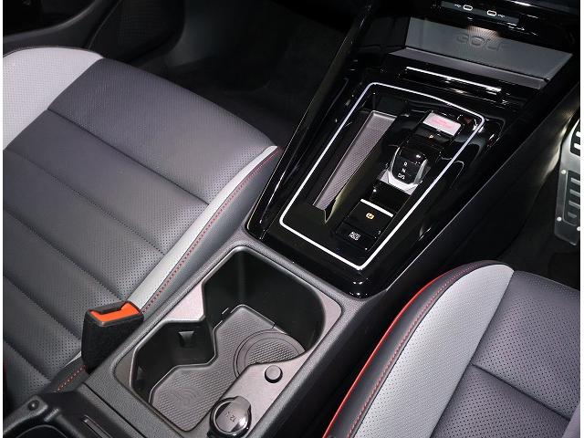 ゴルフＧＴＩ ベースグレード　フォルクスワーゲン認定中古車　サンルーフ　ＤＣＣ付き　トラベルアシスト　レーンキープアシスト　アダクティブクルーズコントロール　ハーマンカードン　ＥＴＣ２．０　純正アルミホイール（20枚目）