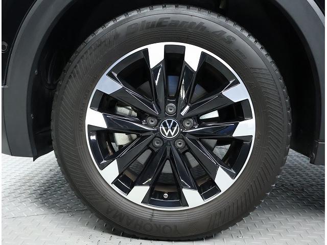 Ｔ－クロス ＴＳＩ　アクティブ　フォルクスワーゲン認定中古車　クルーズコントロール　ＬＥＤヘッドライト　純正インフォメーションディスプレイ　純正１６インチアルミホイール　バックモニター搭載　フルセグ　ドライブレコーダー（7枚目）