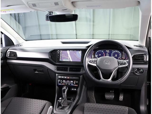 Ｔ－クロス ＴＳＩ　アクティブ　フォルクスワーゲン認定中古車　クルーズコントロール　ＬＥＤヘッドライト　純正インフォメーションディスプレイ　純正１６インチアルミホイール　バックモニター搭載　フルセグ　ドライブレコーダー（10枚目）