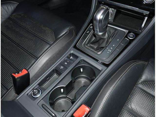 ゴルフ ＴＳＩハイライン　フォルクスワーゲン認定中古車　クルーズコントロール　ＬＥＤヘッドライト　オートホールド機能付き　純正インフォメーションディスプレイ　純正アルミホイール　バックモニター搭載　フルセグ（16枚目）