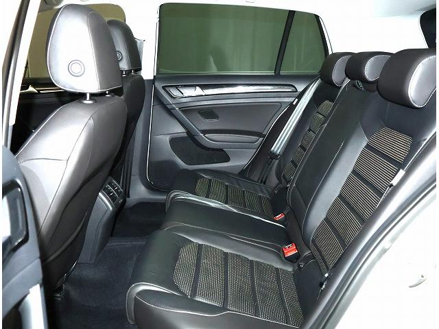 ゴルフ ＴＳＩハイライン　フォルクスワーゲン認定中古車　クルーズコントロール　ＬＥＤヘッドライト　オートホールド機能付き　純正インフォメーションディスプレイ　純正アルミホイール　バックモニター搭載　フルセグ（19枚目）