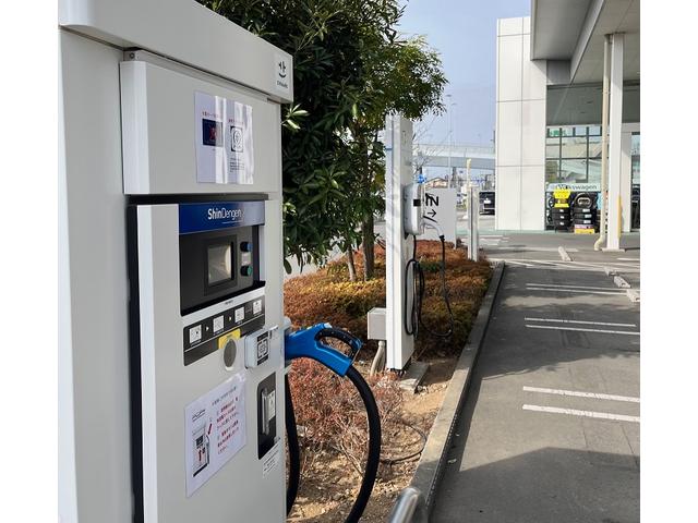 ゴルフ ＧＴＩ　保証無し　車検整備付き　ワンオーナー　禁煙車　ＴＳＩ２．０　　タイヤ残り溝多　キャンディーホワイト　　ＣＤ　オートエアコン　ＡＢＳ　チェック柄シート（23枚目）