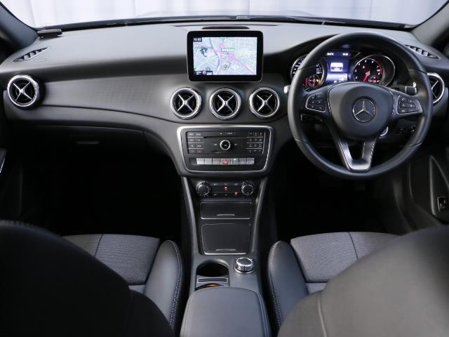 GLA180 レーダーセーフティパッケージ 新車保証(9枚目)