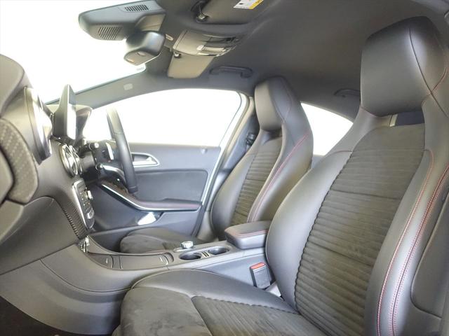 Ａクラス Ａ１８０　スポーツ　レーダーセーフティパッケージ　Ｂｌｕｅｔｏｏｔｈ接続　ＣＤ　ＤＶＤ再生　ＥＴＣ　ＬＥＤヘッドライト　ＴＶ　アイドリングストップ　クルーズコントロール　シートヒーター　トランクスルー　ナビ（18枚目）