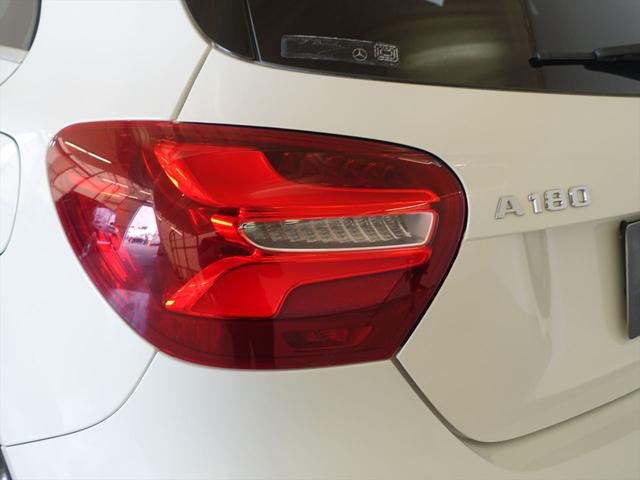 Ａクラス Ａ１８０　スポーツ　レーダーセーフティパッケージ　Ｂｌｕｅｔｏｏｔｈ接続　ＣＤ　ＤＶＤ再生　ＥＴＣ　ＬＥＤヘッドライト　ＴＶ　アイドリングストップ　クルーズコントロール　シートヒーター　トランクスルー　ナビ（28枚目）