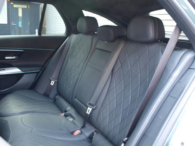 Ｅクラスステーションワゴン Ｅ２００　ステーションワゴン　アバンギャルド　ＡＭＧラインパッケージ　レザーエクスクルーシブパッケージ　アドバンスドパッケージ　デジタルインテリアパッケージ　Ｂｌｕｅｔｏｏｔｈ接続　ＥＴＣ　ＬＥＤヘッドライト　ＴＶ　アイドリングストップ（19枚目）