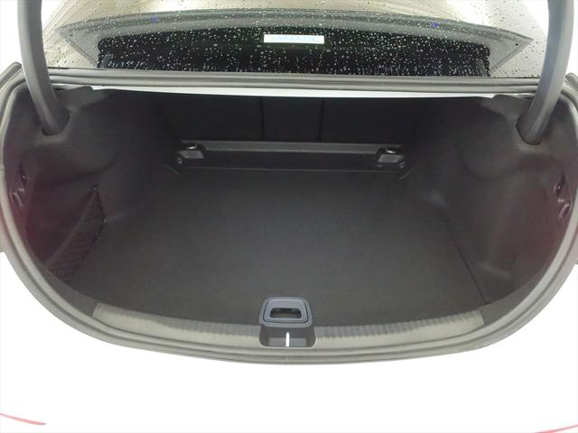 Ｃクラス Ｃ２００　アバンギャルド　ＡＭＧライン　ベーシックパッケージ　ＡＭＧライン　シートヒーター　シートエアコン　パワーシート　トランクスルー　フロアマット　コネクテッド機能　ナビ　ＣＤ　ミュージックサーバー　音楽プレーヤー接続（24枚目）