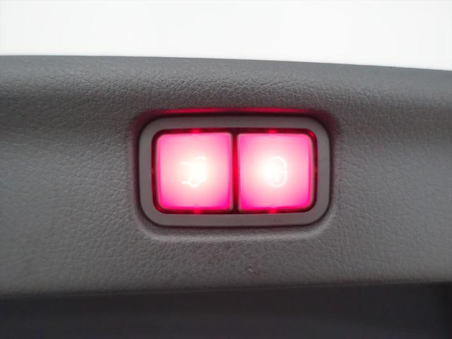 Ｃクラス Ｃ２００　アバンギャルド　ＡＭＧライン　ベーシックパッケージ　ＡＭＧライン　シートヒーター　シートエアコン　パワーシート　トランクスルー　フロアマット　コネクテッド機能　ナビ　ＣＤ　ミュージックサーバー　音楽プレーヤー接続（25枚目）