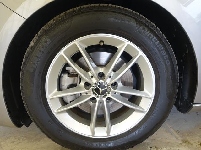 Ａクラスセダン Ａ１８０　セダン　レーダーセーフティパッケージ　ナビゲーションパッケージ　Ｂｌｕｅｔｏｏｔｈ接続　ＥＴＣ　ＬＥＤヘッドライト　ＴＶ　アイドリングストップ　クルーズコントロール　コネクテッド機能　トランクスルー　ナビ（30枚目）