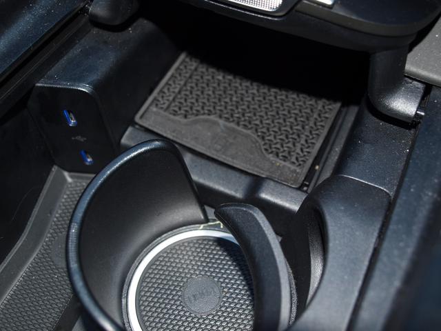 Ｅクラスステーションワゴン Ｅ２２０　ｄ　ステーションワゴン　アバンギャルド　ＡＭＧライ　ンパッケージ・レザーエクスクルーシブパッケージ・アドバンスドパッケージ・デジタルインテリアパッケージ（15枚目）