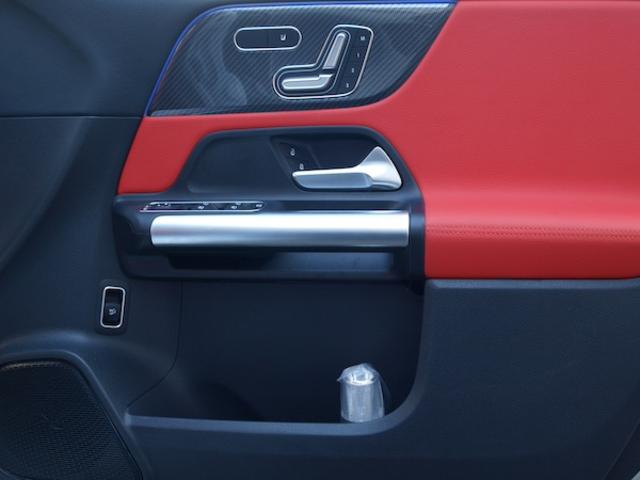 Ｂクラス Ｂ２００　ｄ　ＡＭＧラインパッケージ・ＡＭＧレザーエクスクル　ーシブパッケージ・アドバンスドパッケージ（9枚目）