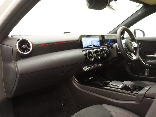 Ａクラスセダン Ａ２５０　４マチック　セダン　ＡＭＧライン　レーダーセーフティパッケージ　アドバンスドパッケージ　ナビゲーションパッケージ　Ｂｌｕｅｔｏｏｔｈ接続　ＥＴＣ　ＬＥＤヘッドライト　ＴＶ　アイドリングストップ　クルーズコントロール　コネクテッド機能（13枚目）