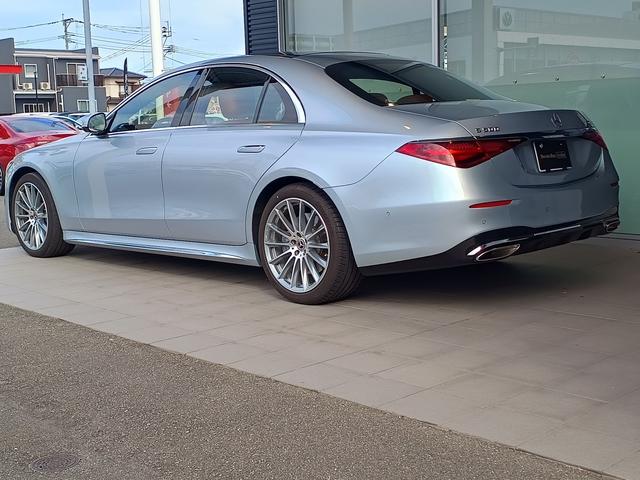 Ｓクラス Ｓ５００　４マチック　ＡＭＧラインパッケージ　レザーエクスクルーシブパッケージ　ベーシックパッケージ　ドライバーズパッケージ　Ｂｌｕｅｔｏｏｔｈ接続　ＥＴＣ　ＬＥＤヘッドライト　ＴＶ　アイドリングストップ（4枚目）