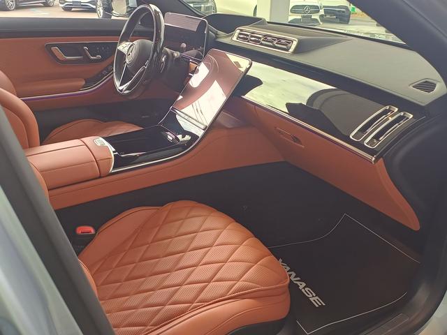 Ｓクラス Ｓ５００　４マチック　ＡＭＧラインパッケージ　レザーエクスクルーシブパッケージ　ベーシックパッケージ　ドライバーズパッケージ　Ｂｌｕｅｔｏｏｔｈ接続　ＥＴＣ　ＬＥＤヘッドライト　ＴＶ　アイドリングストップ（7枚目）