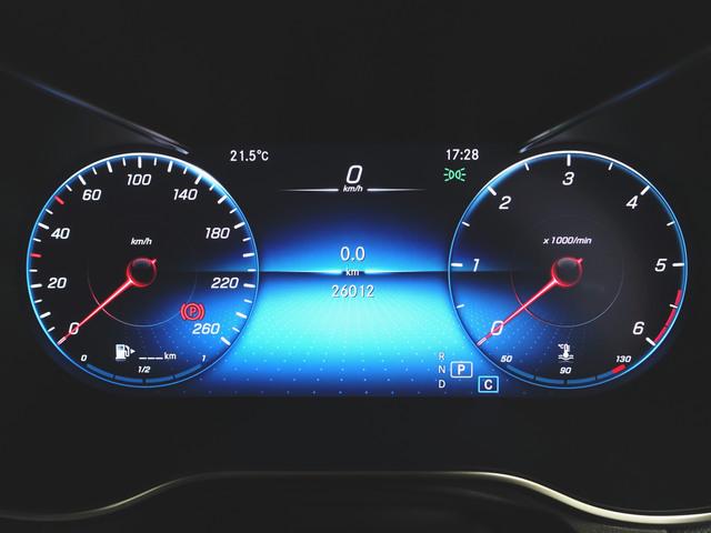 ＧＬＣ ＧＬＣ２２０　ｄ　４マチック　クーペ　ナイトエディション　Ｂｌｕｅｔｏｏｔｈ接続　ＥＴＣ　ＬＥＤヘッドライト　ＴＶ　アイドリングストップ　クルーズコントロール　コネクテッド機能　サイドカメラ　サンルーフ・ガラスルーフ　シートヒーター　トランクスルー　ナビ（13枚目）