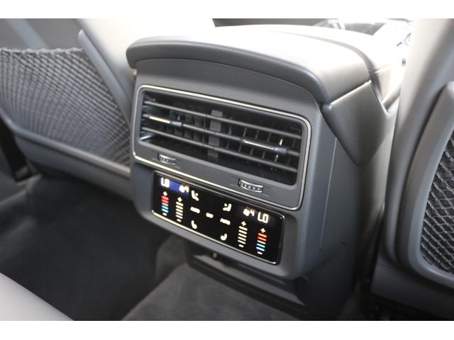ＳＱ７ ベースグレード　パノラマサンルーフ　レザーシートパッケージ　２２インチアルミホイール　カラードブレーキキャリパーレッド　プライバシーガラス　サンシェード　認定中古車（22枚目）