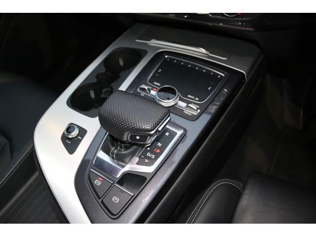 Ｑ７ ２．０ＴＦＳＩクワトロ　Ｓラインパッケージ　オプション２１インチアルミホイール　バーチャルコックピット　パノラマサンルーフ　プライバシーガラス　マトリクスＬＥＤヘッドライト　リアアシスタンスパッケージ　７人乗り（5枚目）