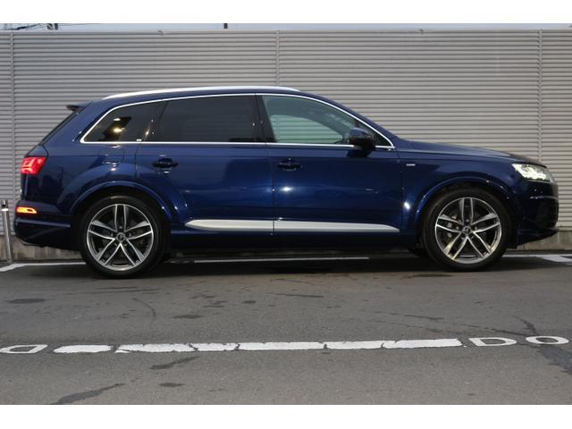 Ｑ７ ２．０ＴＦＳＩクワトロ　Ｓラインパッケージ　オプション２１インチアルミホイール　バーチャルコックピット　パノラマサンルーフ　プライバシーガラス　マトリクスＬＥＤヘッドライト　リアアシスタンスパッケージ　７人乗り（14枚目）