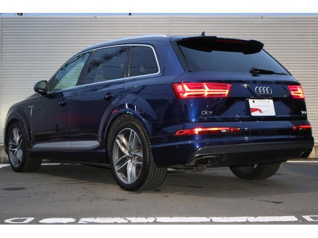 Ｑ７ ２．０ＴＦＳＩクワトロ　Ｓラインパッケージ　オプション２１インチアルミホイール　バーチャルコックピット　パノラマサンルーフ　プライバシーガラス　マトリクスＬＥＤヘッドライト　リアアシスタンスパッケージ　７人乗り（19枚目）