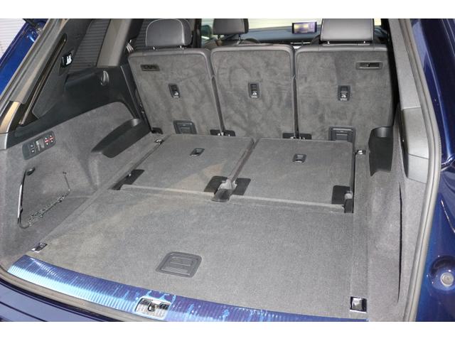 Ｑ７ ２．０ＴＦＳＩクワトロ　Ｓラインパッケージ　オプション２１インチアルミホイール　バーチャルコックピット　パノラマサンルーフ　プライバシーガラス　マトリクスＬＥＤヘッドライト　リアアシスタンスパッケージ　７人乗り（22枚目）