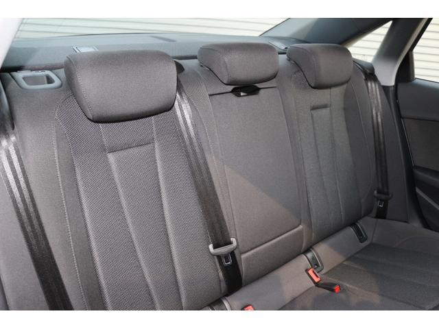 リアシートは使用感も少なくとても綺麗です。