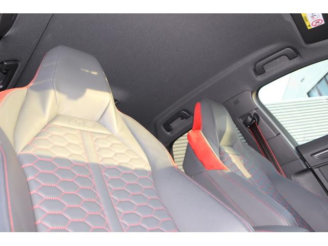 ＲＳ Ｑ３ ベースグレード　ＲＳスポーツエキゾースト　ＲＳデザインパッケージレッド　オプション２１インチアルミホイール　カラードブレーキキャリパーレッド　ブラックスタイリングパッケージ　認定中古車（10枚目）