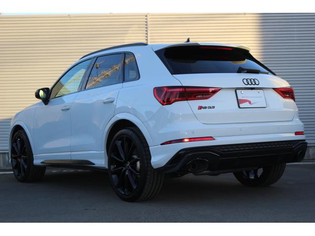 ＲＳ Ｑ３ ベースグレード　ＲＳスポーツエキゾースト　ＲＳデザインパッケージレッド　オプション２１インチアルミホイール　カラードブレーキキャリパーレッド　ブラックスタイリングパッケージ　認定中古車（20枚目）