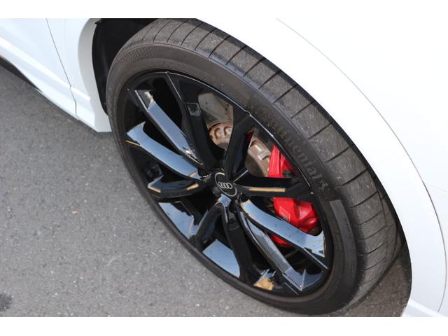 ＲＳ Ｑ３ ベースグレード　ＲＳスポーツエキゾースト　ＲＳデザインパッケージレッド　オプション２１インチアルミホイール　カラードブレーキキャリパーレッド　ブラックスタイリングパッケージ　認定中古車（24枚目）