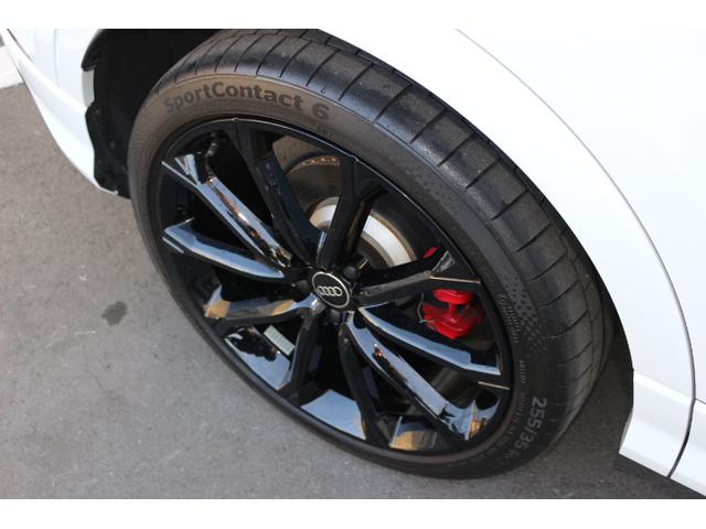 ＲＳ Ｑ３ ベースグレード　ＲＳスポーツエキゾースト　ＲＳデザインパッケージレッド　オプション２１インチアルミホイール　カラードブレーキキャリパーレッド　ブラックスタイリングパッケージ　認定中古車（25枚目）