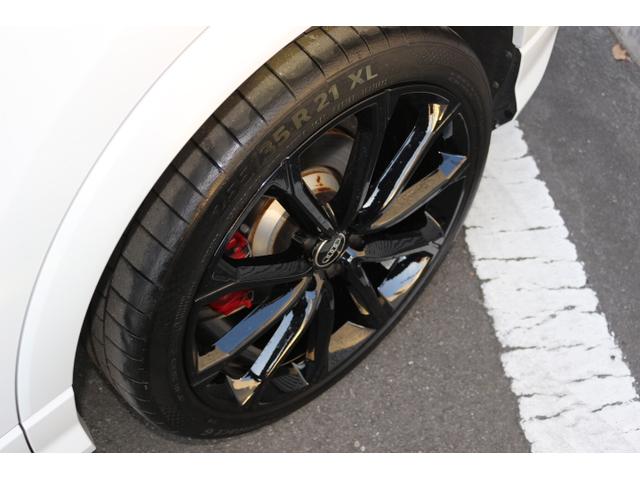 ＲＳ Ｑ３ ベースグレード　ＲＳスポーツエキゾースト　ＲＳデザインパッケージレッド　オプション２１インチアルミホイール　カラードブレーキキャリパーレッド　ブラックスタイリングパッケージ　認定中古車（27枚目）