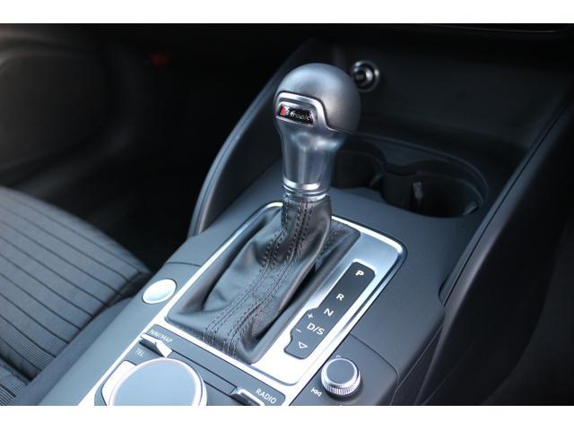 Ａ３ スポーツバック３０ＴＦＳＩ　スポーツ　テクノロジーパッケージ　マトリクスＬＥＤヘッドライト　ワイヤレスチャージング　オプション１８インチアルミホイール　認定中古車（5枚目）