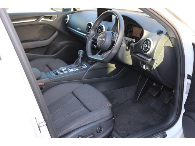 Ａ３ スポーツバック３０ＴＦＳＩ　スポーツ　テクノロジーパッケージ　マトリクスＬＥＤヘッドライト　ワイヤレスチャージング　オプション１８インチアルミホイール　認定中古車（9枚目）