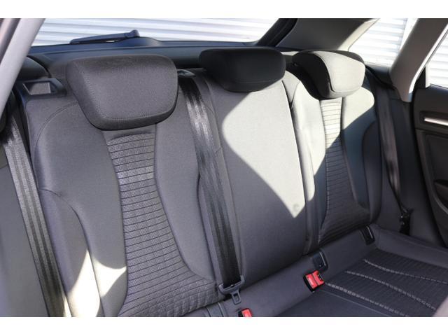 Ａ３ スポーツバック３０ＴＦＳＩ　スポーツ　テクノロジーパッケージ　マトリクスＬＥＤヘッドライト　ワイヤレスチャージング　オプション１８インチアルミホイール　認定中古車（10枚目）