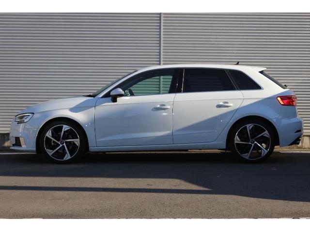 Ａ３ スポーツバック３０ＴＦＳＩ　スポーツ　テクノロジーパッケージ　マトリクスＬＥＤヘッドライト　ワイヤレスチャージング　オプション１８インチアルミホイール　認定中古車（14枚目）