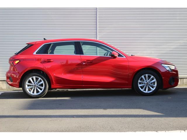 Ａ３ スポーツバック３０ＴＦＳＩ　コンビニエンス＆アシスタンスパッケージ　ナビゲーションパッケージ　認定中古車（13枚目）