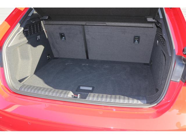 Ａ３ スポーツバック３０ＴＦＳＩ　コンビニエンス＆アシスタンスパッケージ　ナビゲーションパッケージ　認定中古車（21枚目）