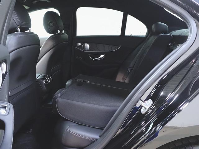 Ｃクラス Ｃ２００　ローレウスエディション　スポーツプラスパッケージ　レザーエクスクルーシブパッケージ　Ｂｌｕｅｔｏｏｔｈ接続　ＥＴＣ　ＬＥＤヘッドライト　ＴＶ　アイドリングストップ　クルーズコントロール　コネクテッド機能　サイドカメラ（30枚目）