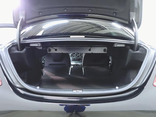 Ｃクラス Ｃ２００　ローレウスエディション　スポーツプラスパッケージ　レザーエクスクルーシブパッケージ　Ｂｌｕｅｔｏｏｔｈ接続　ＥＴＣ　ＬＥＤヘッドライト　ＴＶ　アイドリングストップ　クルーズコントロール　コネクテッド機能　サイドカメラ（32枚目）